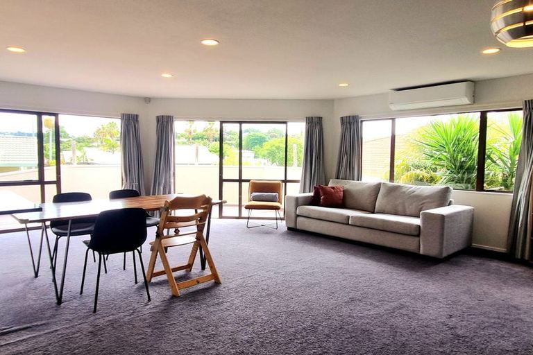 Photo of property in 15 Palmgreen Court, Stanmore Bay, Whangaparaoa, 0932