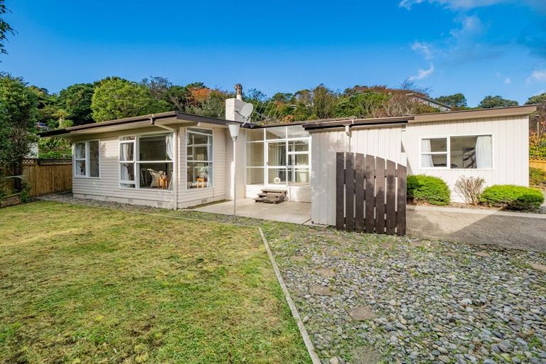 Photo of property in 3 Silverbirch Grove, Churton Park, Wellington, 6037
