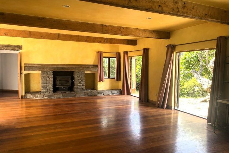 Photo of property in 175 Marine Parade North, Piha, New Lynn, 0772