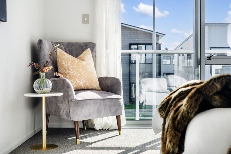 Photo of property in 13 Sacred Kingfisher Road, Hobsonville, Auckland, 0616