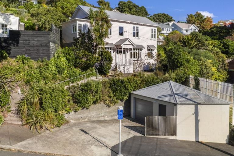 Photo of property in 74 Glen Road, Kelburn, Wellington, 6012