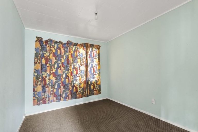 Photo of property in 6 Kilcar Place, Massey, Auckland, 0614