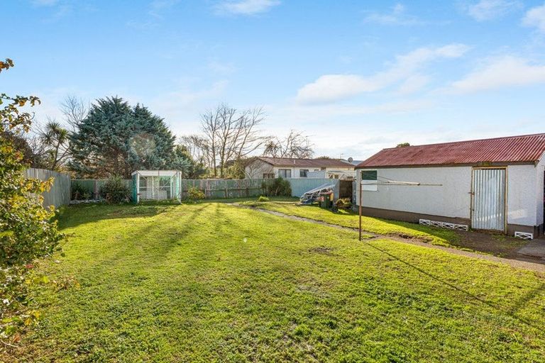 Photo of property in 12 Burns Street, Tawhero, Whanganui, 4501