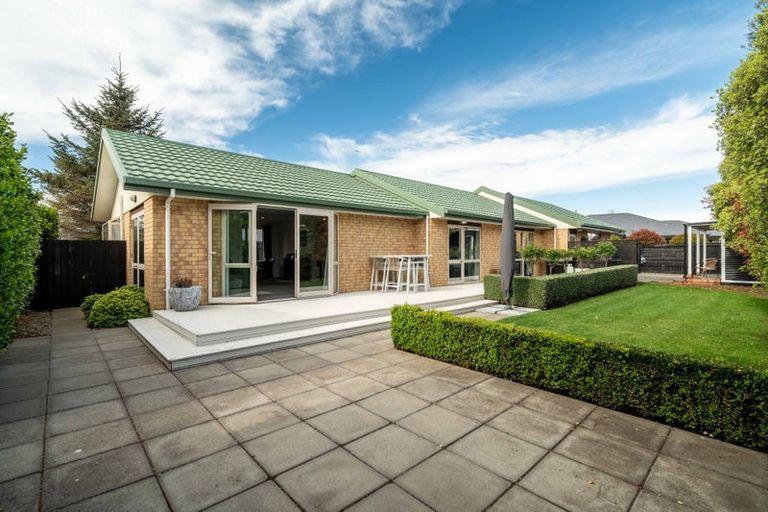 Photo of property in 10 Peel Close, Rolleston, 7614