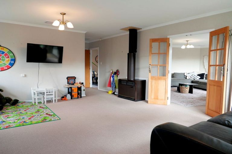 Photo of property in 86-88 Mcleavey Road, Ohau, Levin, 5570