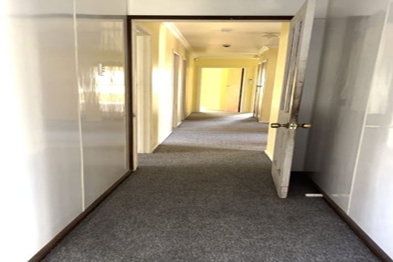 Photo of property in 121 Reeves Road, Pakuranga Heights, Auckland, 2010