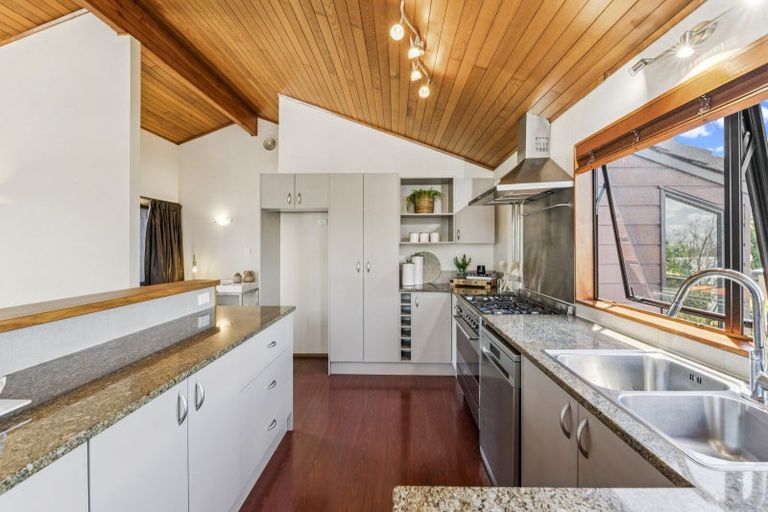 Photo of property in 1/11 Faulkner Road, Northcote Point, Auckland, 0627