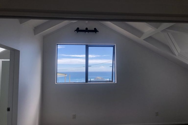 Photo of property in 18 Ngatira Road, Muriwai, Waimauku, 0881