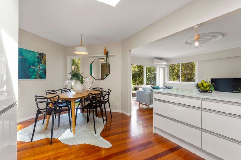 Photo of property in 20 Daffodil Street, Titirangi, Auckland, 0604