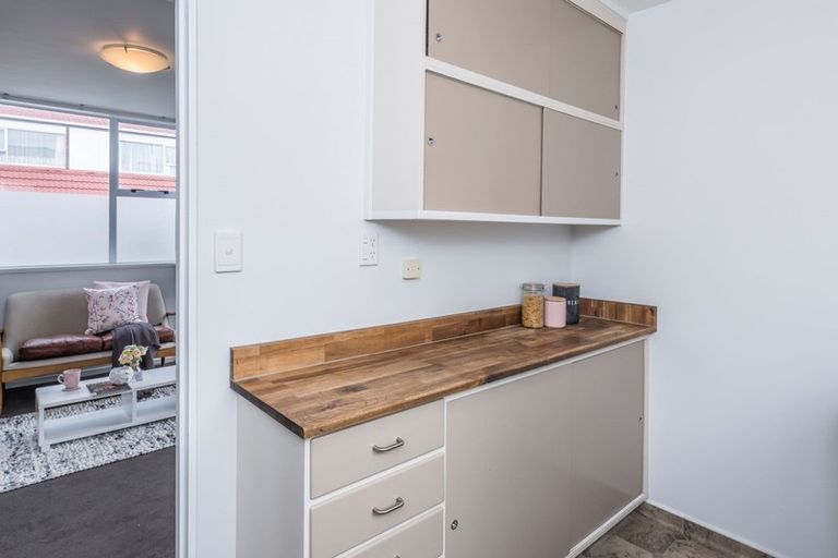 Photo of property in 127u1 Queens Drive, Lyall Bay, Wellington, 6022