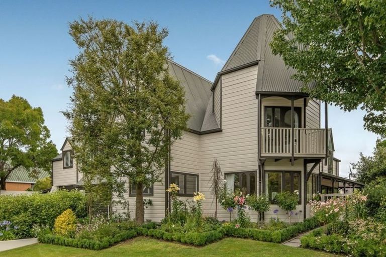 Photo of property in 11 Stormont Place, Avonhead, Christchurch, 8042