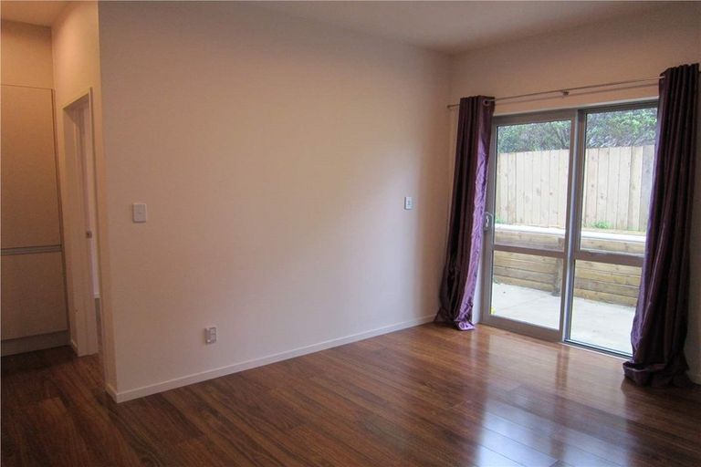 Photo of property in 36 Taipari Road, Te Atatu Peninsula, Auckland, 0610