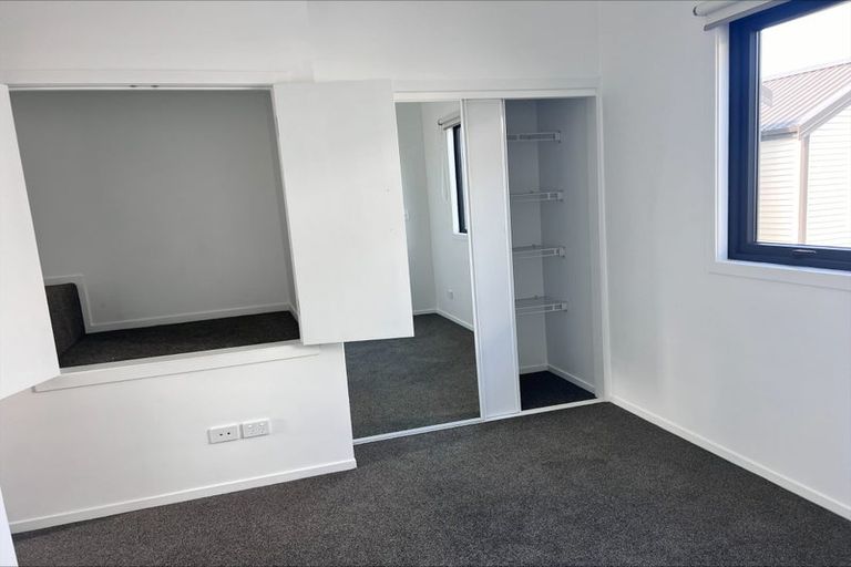 Photo of property in 1 Te Puketoka Lane, Mangere, 2022