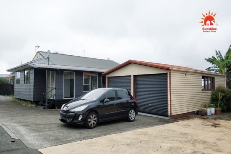Photo of property in 148 Don Buck Road, Massey, Auckland, 0614