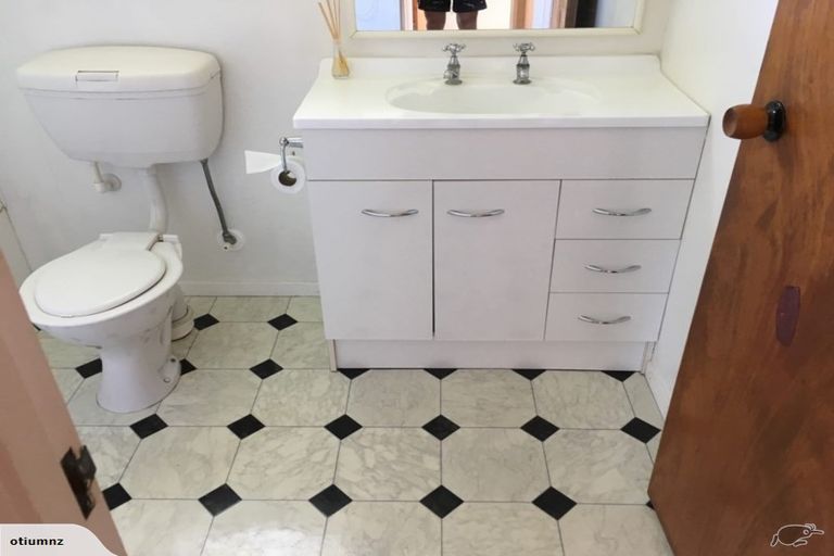 Photo of property in 4b Peter Hall Drive, Kelvin Grove, Palmerston North, 4414