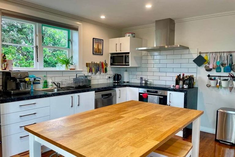 Photo of property in 12 Rodney Street, Northland, Wellington, 6012