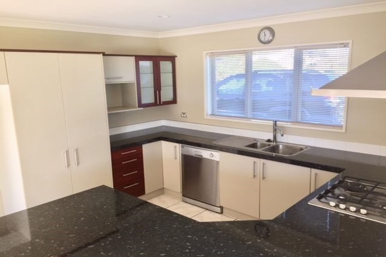 Photo of property in 19 Papaumu Green, Parklands, Christchurch, 8083