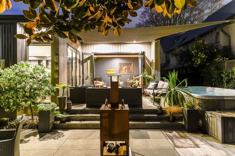 Photo of property in 34 Fendalton Road, Fendalton, Christchurch, 8014