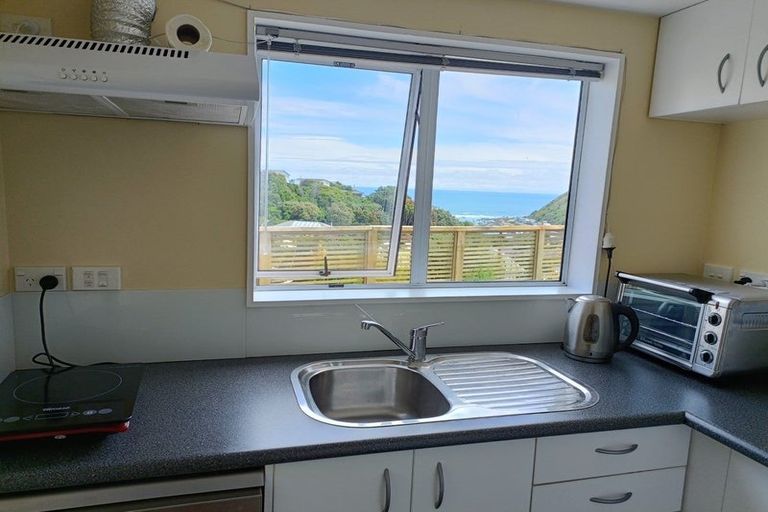 Photo of property in 16 Frobisher Street, Island Bay, Wellington, 6023