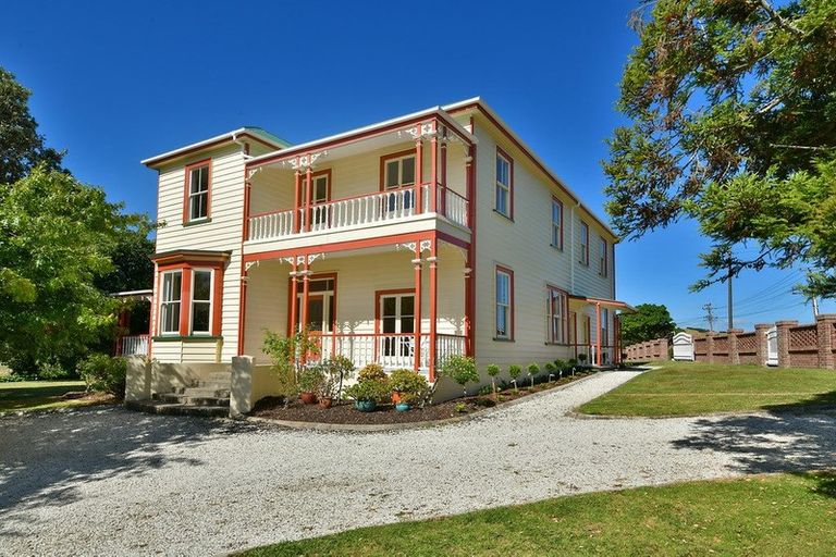 Photo of property in 14 Nelson Street, Helensville, 0800