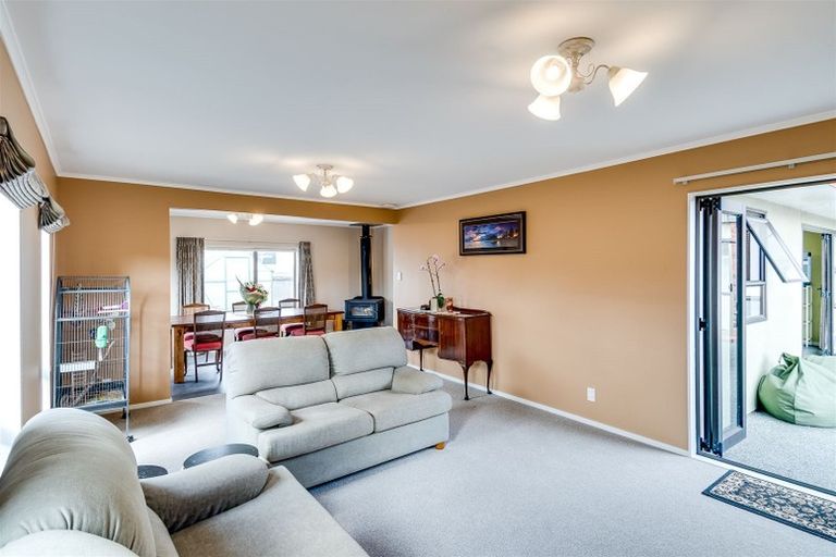 Photo of property in 6 Cooke Place, Taradale, Napier, 4112