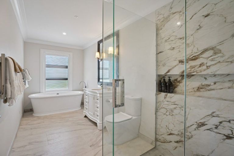Photo of property in 40 Cunninghams Drive, Jacks Point, Queenstown, 9371