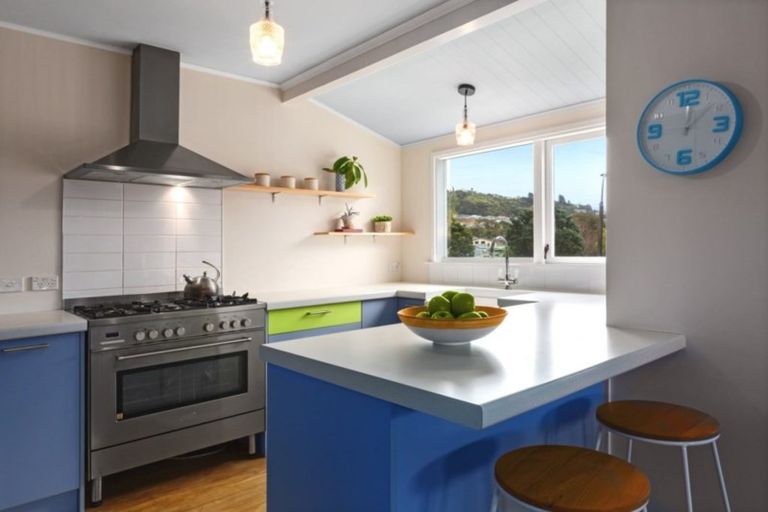 Photo of property in 52 Hicks Close, Whitby, Porirua, 5024