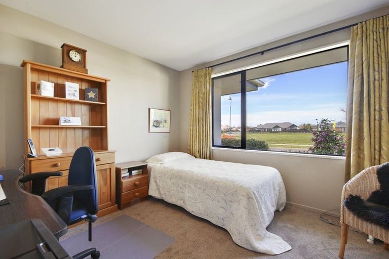 Photo of property in 1 Pimlico Place, Rangiora, 7400