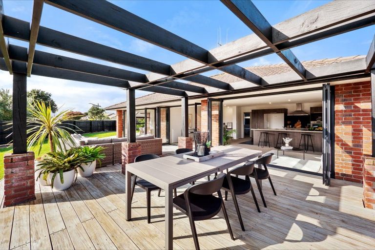 Photo of property in 19 Seabreeze Place, Papamoa Beach, Papamoa, 3118