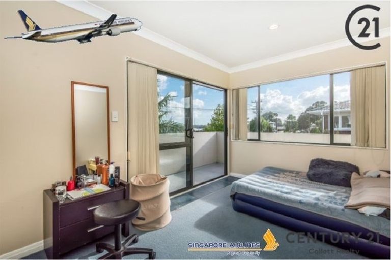 Photo of property in 49 College Road, Northcote, Auckland, 0627