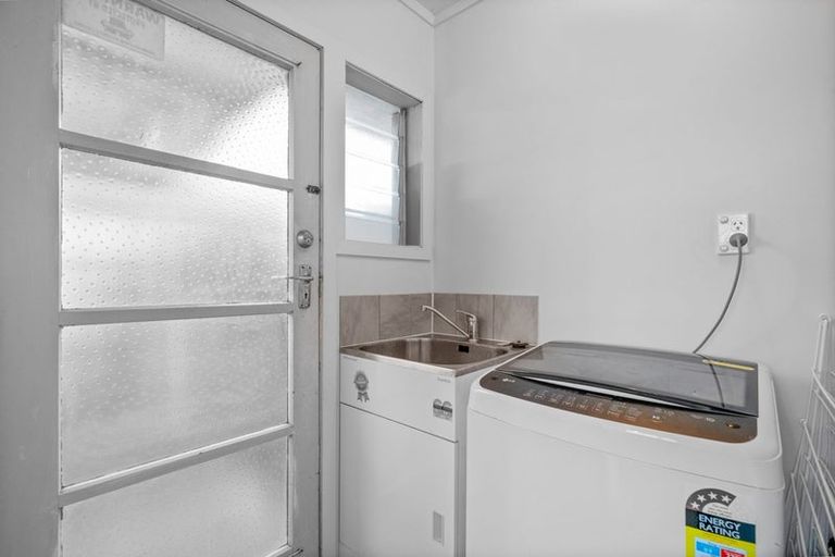 Photo of property in 4/24 Robertson Road, Favona, Auckland, 2024