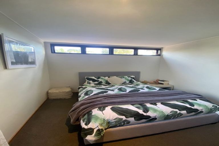 Photo of property in 35 Neptune Avenue, Beach Haven, Auckland, 0626