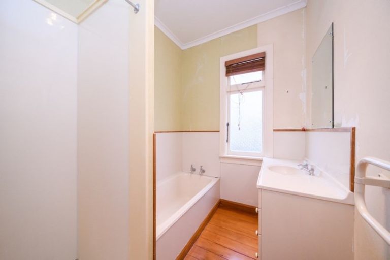 Photo of property in 33 Karina Terrace, Roslyn, Palmerston North, 4414