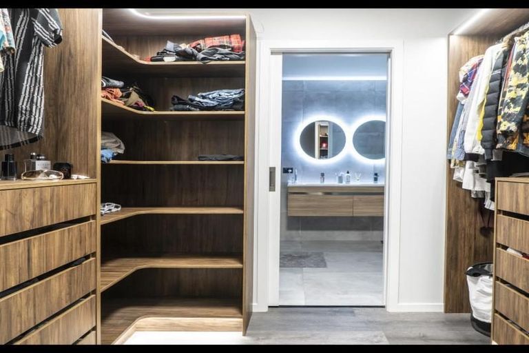 Photo of property in 5 Te Ara Karoiroa Road, Hurford, New Plymouth, 4374