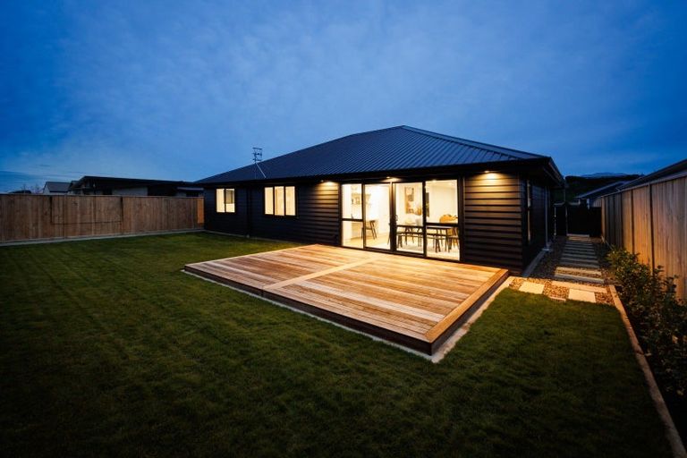 Photo of property in 68 Freedom Drive, Kelvin Grove, Palmerston North, 4414