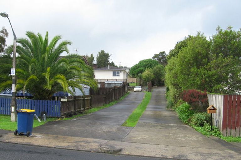 Photo of property in 23 Helleur Road, Massey, Auckland, 0614