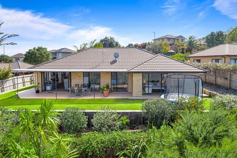 Photo of property in 72 Kittiwake Drive, Schnapper Rock, Auckland, 0632