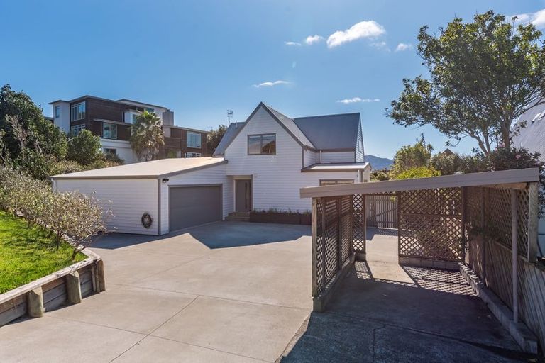 Photo of property in 5 Falla Street, Paraparaumu Beach, Paraparaumu, 5032