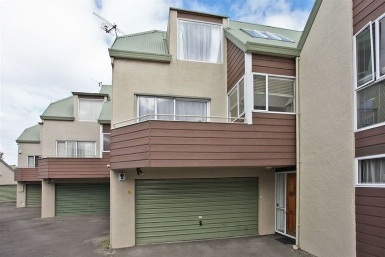 Photo of property in 2/27 Maxwell Street, Riccarton, Christchurch, 8041