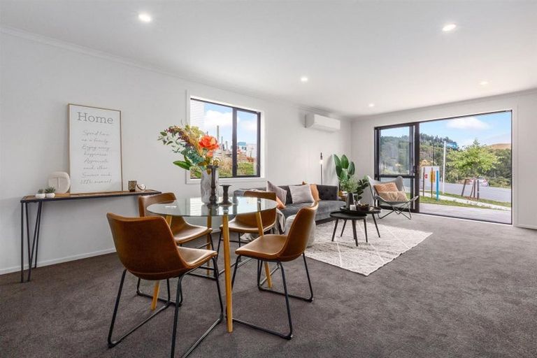 Photo of property in 27 Oakum Road, Whitby, Porirua, 5024