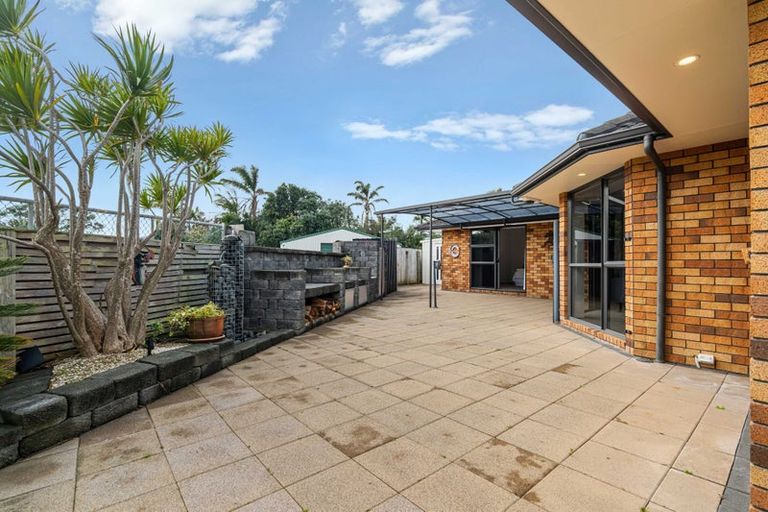 Photo of property in 20 Barbados Way, One Tree Point, 0118