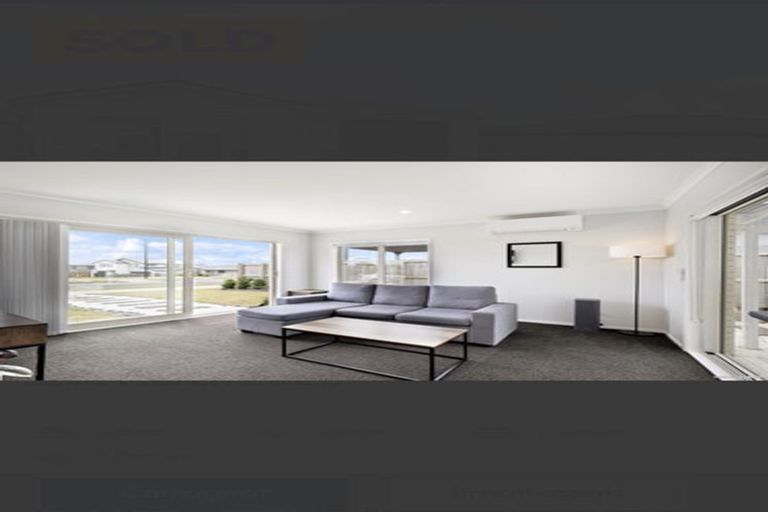 Photo of property in 30 Opouatu Avenue, Glenbrook, 2681