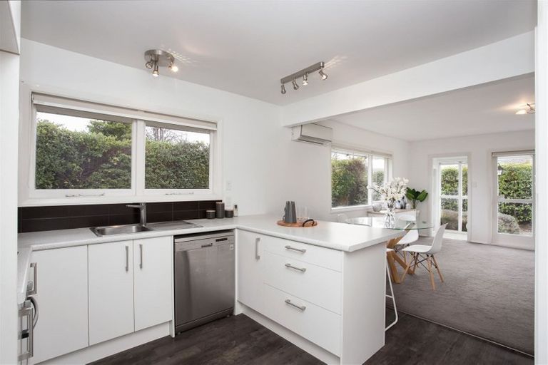 Photo of property in 18 Idris Road, Fendalton, Christchurch, 8052