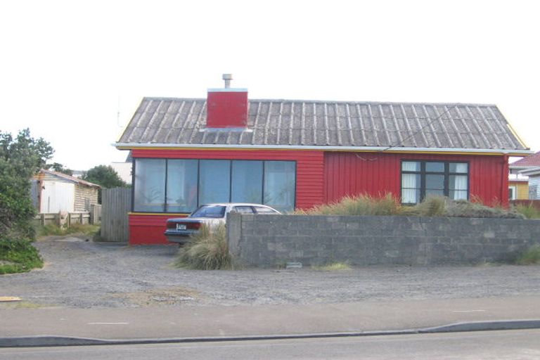 Photo of property in 48 Lyall Parade, Lyall Bay, Wellington, 6022