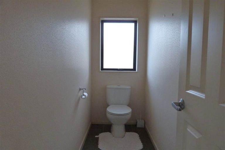 Photo of property in 75 Barbados Way, One Tree Point, 0118