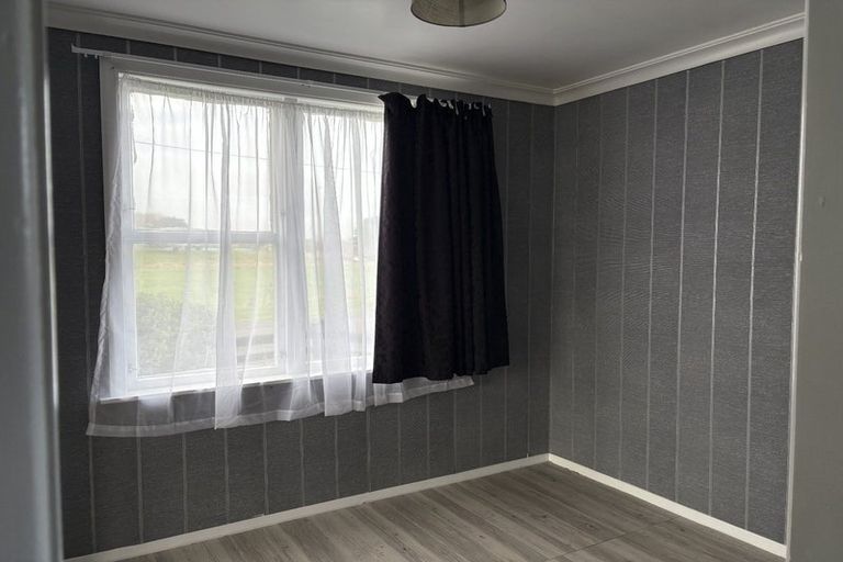 Photo of property in 15 Fox Street, Woodville, 4920