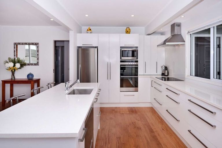 Photo of property in 51 Tiri Road, Manly, Whangaparaoa, 0930