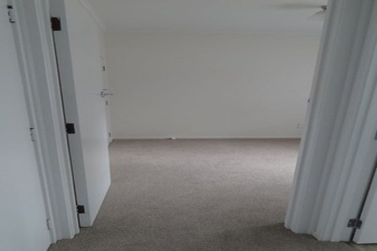 Photo of property in 2/1 Evelyn Place, Hillcrest, Auckland, 0627