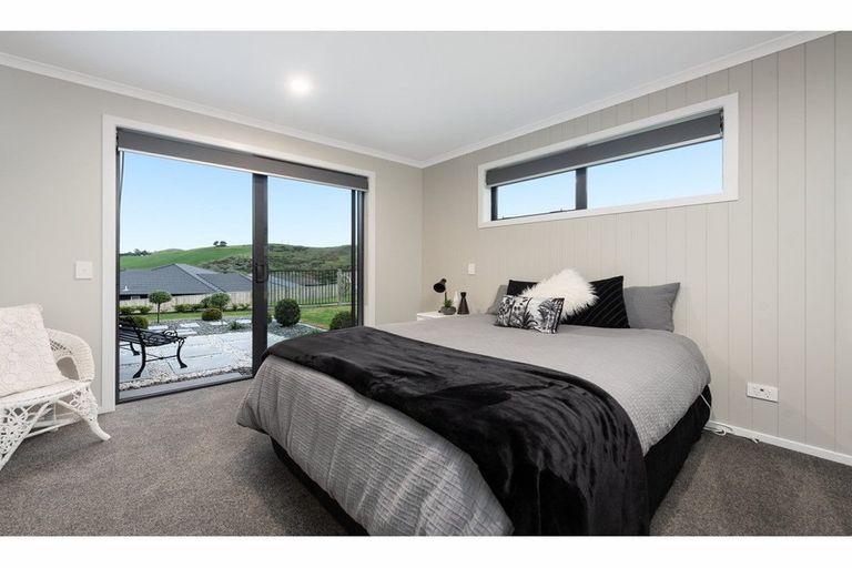 Photo of property in 2 Moira Close, Welcome Bay, Tauranga, 3175