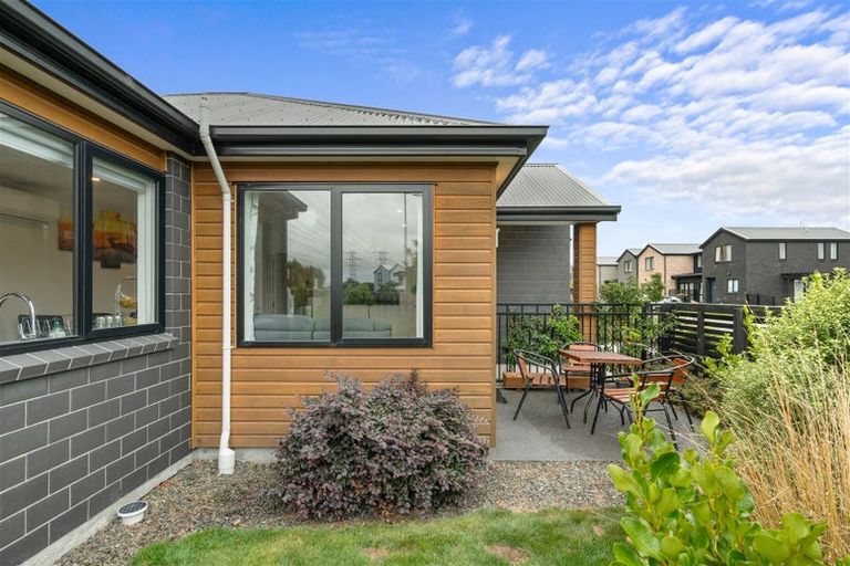 Photo of property in 1 Piripiri Place, Broomfield, Christchurch, 8042
